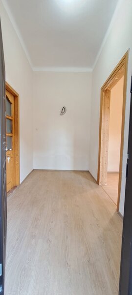 Tineretului - Dimitrie Cantemir, 350 m metrou, casa 2 camere, curte proprie