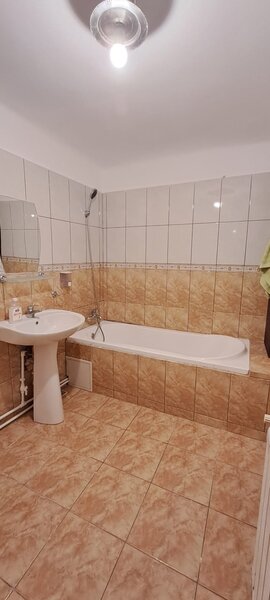 Tineretului - Dimitrie Cantemir, 350 m metrou, casa 2 camere, curte proprie