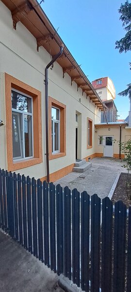 Tineretului - Dimitrie Cantemir, 350 m metrou, casa 2 camere, curte proprie