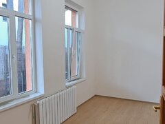 Tineretului - Dimitrie Cantemir, 350 m metrou, casa 2 camere, curte proprie